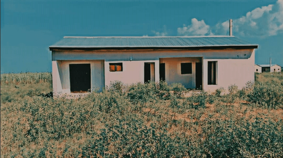 An incomplete house unit. Photo credit: Cole Praise/DUBAWA.